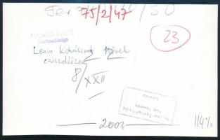 1975 Lenin Kohászati Művek (Diósgyőri Acélművek), csiszolóüzem, sajtófotó, a hátoldalon feliratozott...