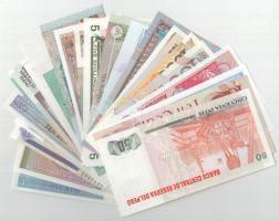 Vegyes 30db-os, hajtatlan bankjegy tétel a világ minden tájáról, mind különféle T:UNC,AU 
Mixed 30p...
