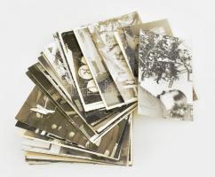 75 db modern fekete-fehér fotó, vegyes témában, 9×14 cm