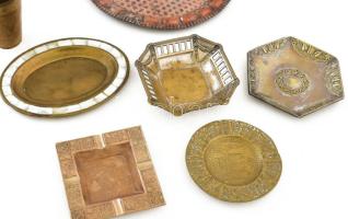 Vegyes különféle réz dísztárgy, 8 db, valamint 2 további fém tárgy, összesen 10 db. Különféle méretb...