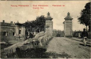 1907 Újvidék, Novi Sad; Pétervárad vár, Belgrádi kapu / Grad Petrovaradin / Festung Peterwardein, Belgrader Tor / castle, gate (fl)