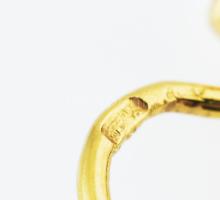 Arany (Au) 14K ametisztköves fülbevalópár, jelzett, 1,7×0,5 cm, bruttó: 2,1 g