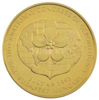1993. 15. Nemzetközi Gerontológiai Kongresszus - Magyarország, Budapest 1993. július 4-9. egyoldalas aranyozott fém emlékérem sérült műanyag tokban (42mm) T:AU