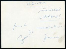 A Piramis együttes tagjainak aláírása az őket ábrázoló kép hátoldalán