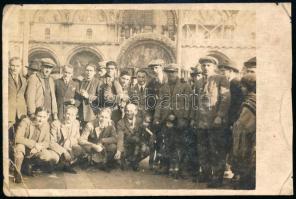 1924-1925 FTC csapattagok aláírása az őket ábrázoló fotó hátoldalán (Héger, Amsel, Kelemen, Takács, ...