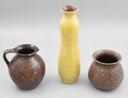 3 darab retro iparművészeti kerámia váza, közte Kádár jelzéssel, kopással, m: 12-29 cm