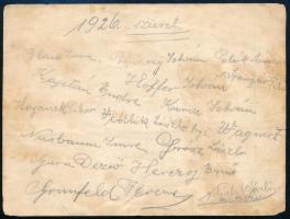 1926 Szüret, zsidó fiatalok csoportképe, fotó, a hátoldalon feliratozva, a képen szereplők aláírásai...