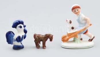 3 darab kis figura: talicskás fiú, német jelzéssel kiskakas, ásvány ló, m: 3-8,5 cm