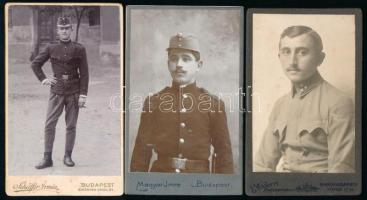 cca 1910-40 magyar katonák részben nevesített portréi, 3 db keményhátú fotó és 3 db fotólap, klf. mű...