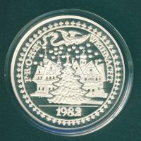 NSZK 1982. "Boldog karácsonyt!" Ag 20,1g emlékérem eredeti díszdobozban T:PP