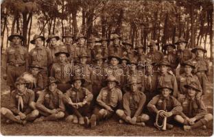 Magyar cserkészek csoportképe / Hungarian boy scouts group photo (Rb)