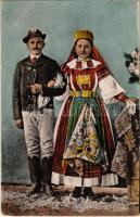 Torockó, Rimetea; Toroczkói pár, erdélyi folklór / Ungarisches Paar aus Toroczkó (Siebenbürgen) / Transylvanian folklore (kopott sarok / worn corner)