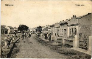 Gálszécs, Secovce; Terna utca. Zsidó vendéglő a körtefához héber írással / street view with Jewish restaurant, Hebrew text + Pferdefeldbahn-Trainbegleitungseskadron Nr. 4. 3. Sektion 16. Zug