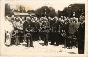 1938 Léva, Levice; országzászló avatás bevonuláskor. Fotó Rusznák Szt. István út 8. / flag ceremony, entry of the Hungarian troops. photo (fl)