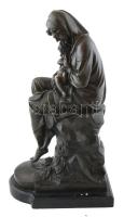 Ismeretlen szobrász: Szűz Mária a kis Jézussal. Öntött bronz szobor, fém talapzaton, jelzés nélkül, ...