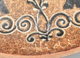 Hidi Endre (1944): Népies fali dísztányér. Mázas kerámia, kézzel festett, jelzett, hibátlan. d: 25 c...