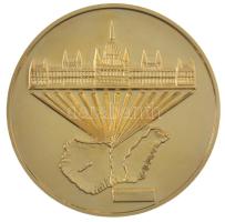 DN "Köztársasági Őrezred - Budapest" kétoldalas, aranyozott bronz plakett (65mm) T:AU
Hun...