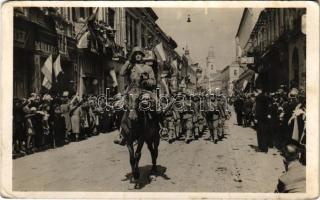 1940 Szatmárnémeti, Szatmár, Satu Mare; bevonulás / entry of the Hungarian troops + 1940 Szatmárnémeti visszatért So. Stpl. (kopott sarkak / worn corners)