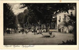 1937 Vihnye, Vihnyefürdő, Kúpele Vyhne; étterem terasza, park / restaurant teras, park (fl)