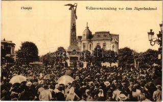 1917 Ploiesti, Ploesti, Ploesci; Volksversammlung vor dem Jägerdenkmal / military monument (glue marks)