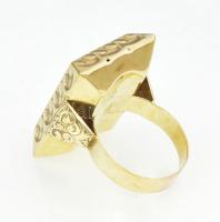 Arany (Au) gyűrű, dollár jel díszítéssel, 34x26 mm, jelzett, nettó: 16 g