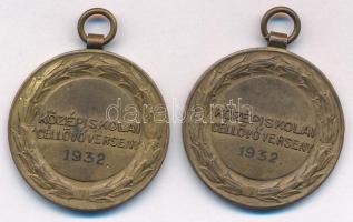 1932. "Középiskolai Céllövő Verseny" bronz sport emlékérem (2x), füllel. Szign.: Berán (31...