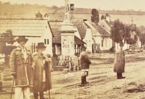 cca 1900 Kakova, Aranyosivánfalva, utcakép, kartonra ragasztott fotó, kartonon szakadásokkal, 21,5×3...