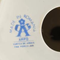 APRO porcelán hölgy figura. Kézzel festett, jelzett, kis kopással 18 cm