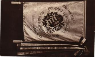 1900-1925 Aréna úti polgári leányiskola és női ipari tanfolyam zászlója, Nemeskisfaludi Madarász László igazgató 1925 (Budapest) / Hungarian girls' school's flag with coat of arms. photo