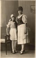 Magyar leányok népviseletben / Hungarian girls in folk costumes. photo