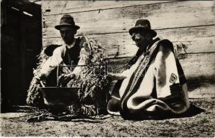 Bugaci csikósok az ebédnél. Hafa / Hungarian folklore