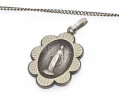 Ezüst(Ag) pancer nyaklánc, jelzés nélkül, h: 44 cm, sérült, nettó: 4,2 g + fém Mária medál, 3×2 cm