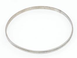 Ezüst(Ag) karperec, jelzett, h: 6,5 cm + ezüst(Ag) kitűző, jelzett, d: 1,5 cm, nettó: 11,5 g