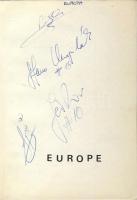 1982 A budapesti Sportcsarnokban megrendezett Dr. Hepp Ferenc kosárlabda-emlékversenyen részt vett USA all-stars csapat teljes tagságának aláírása magyar fiú részére egy határidőnaplóban, valamint az ellenfél európai all-stars csapat több tagjának aláírása, vonatkozó újságkivágással. Az amerikai all stars csapatban többek között Jim Brewer, d`Antoni valamint Michael Jordan aláírása. Renkívűl érdekes sporttörténeti emlék