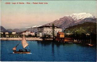 Riva del Garda, Lago di Garda, Palast Hotel Lido / hotel, lake, boat