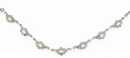 Ezüst(Ag) nyaklánc, jelzett, h: 41 cm, bruttó: 11,2 g