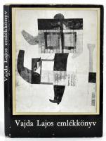 Vajda Lajos emlékkönyv. Dévényi Iván előszavával. Bp., 1972, Magvető, 175+[1] p. + 35 t. (reprodukciók). Kiadói kartonált papírkötés, kissé kopott kiadói papír védőborítóban.