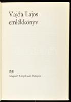Vajda Lajos emlékkönyv. Dévényi Iván előszavával. Bp., 1972, Magvető, 175+[1] p. + 35 t. (reprodukci...
