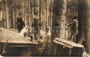 Első világháborús osztrák-magyar katonák kézi gránátokkal a táborban / WWI K.u.k. military, soldiers with hand grenades. photo (fl)