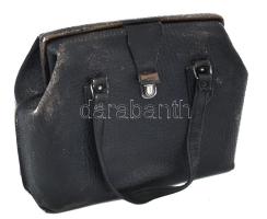 Antik bőr orvosi táska, benne sztetoszkóppal, 36x25 cm