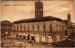 Bologna, Palazzo del Podesta / palace, trams