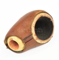 Tajtékpipa fej, kis lepattanással, rajta tüzet fújó sárkány berakással, eredeti bőr tokjában, L. Sch...