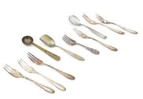 10 darabos régi ezüstözött kanál és villa tétel, közte Solingen, WMF, pecsétviasz kanál, süteményes ...