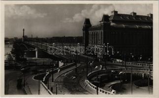 Budapest IX. Boráros tér, Horthy Miklós híd (Petőfi híd) pesti hídfő, villamos, Elevátor