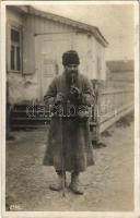 1917 Russische Typen. Ein Bettler. Verlag der k.u.k. Feldbuchhandlungen des 4. AK (Qu.-Abt.) Feldpost 340. / Orosz koldus / Russian folklore, beggar + "K.U.K. ETAPPENPOSTAMT HRUBIESZOW"