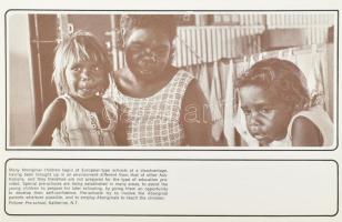 1974 Australian Aboriginals, angol nyelvű, fekete-fehér fotókkal illusztrált mappa