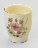 Zsolnay Exclusiv virágmintás pálinkás pohár készlet, eredeti dobozában, jelzéssel, hibátlan, m: 5 cm