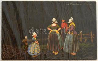 100 db RÉGI (1903-1944) képeslap vegyes minőségben kis albumban: angyal, hölgy, Mailick, Geiger, Har...