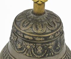 Tibeti lámacsengő vadzsrával, tibeti jelzett meditációs eszköz bronz, m: 16 cm, h: 9,5 cm