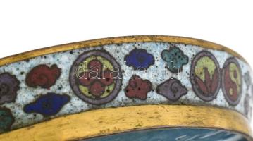 19. sz vége, antik kínai tűzzománcos tál, jelzés nélkül, minimális kopással, d: 14 cm, m: 2,5 cm